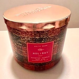 Bath & Bodywork’s White Barn Holiday 3-Wick Candle
